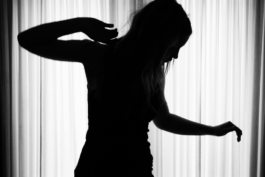 Loeka Horsman fotografie fotograaf Noord-Holland portretfotograaf professional portrait portret portretfotografie kunst art fashion editorial alternative photography shadow Eva 